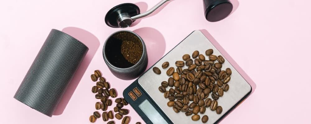 Seyahatseverler İçin Bavulda Taşınabilir Kahve Ekipmanları