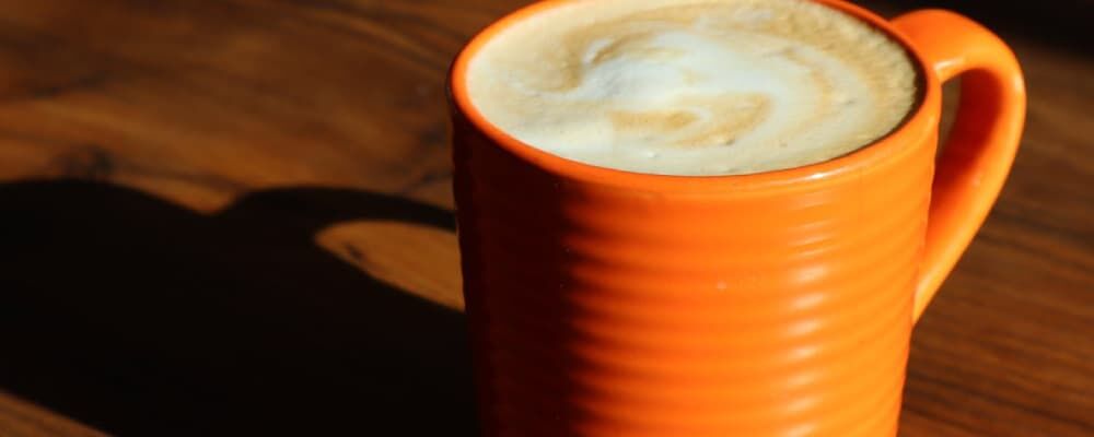 Kahve Tüketirken Fincan Seçimi: Cam mı, Porselen mi?