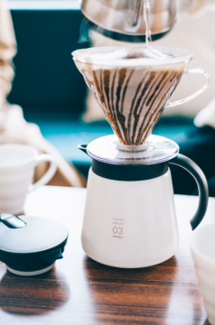 Hario V60 03 Yalıtımlı Paslanmaz Sürahi Beyaz 800 ml