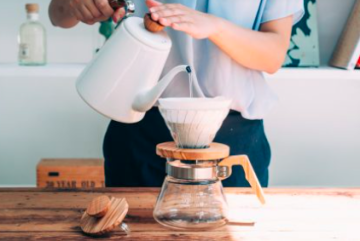 Hario V60 02 Kahve Servis Sürahisi Olive Wood 600 ml